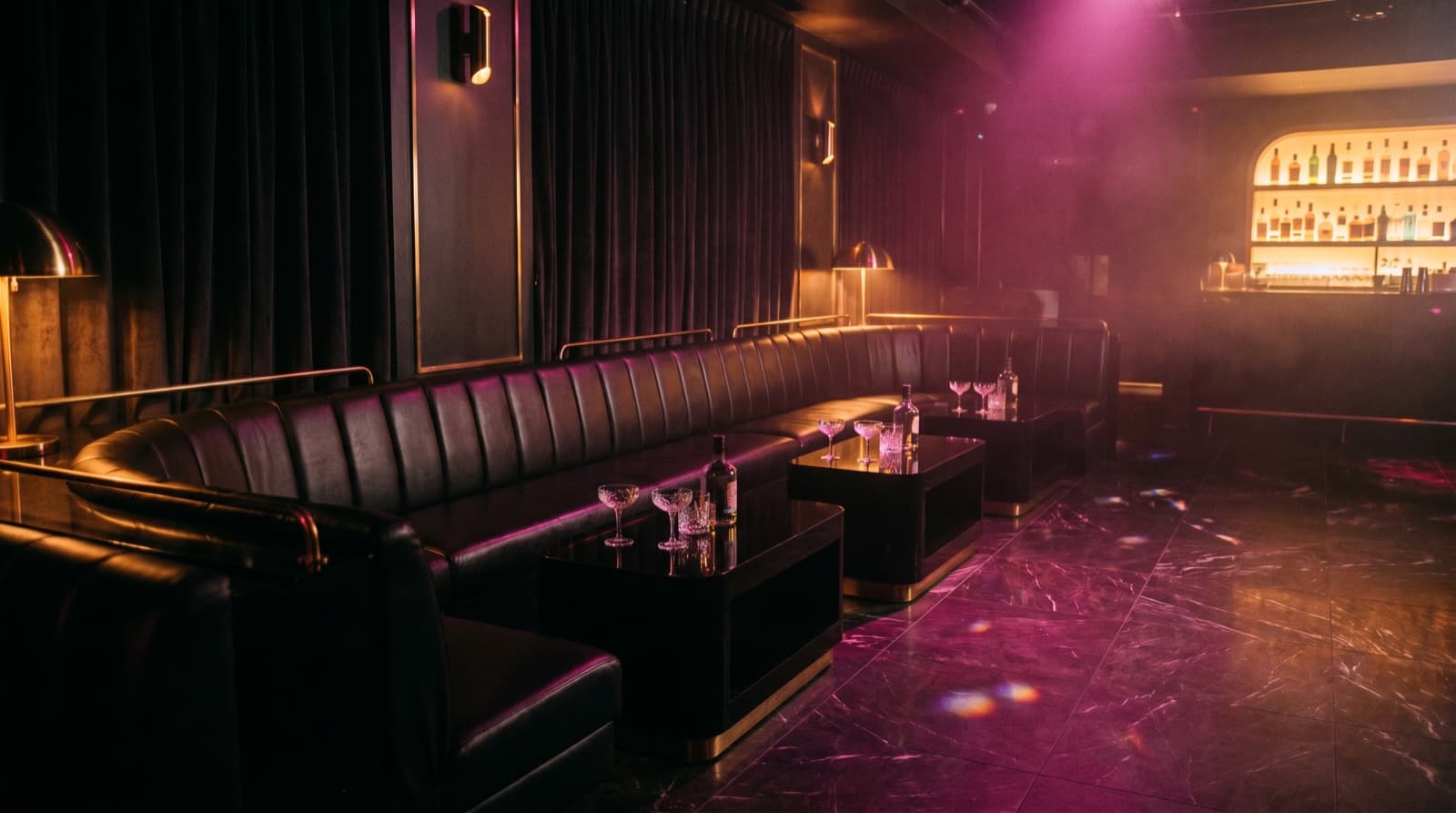 Club & Lounge